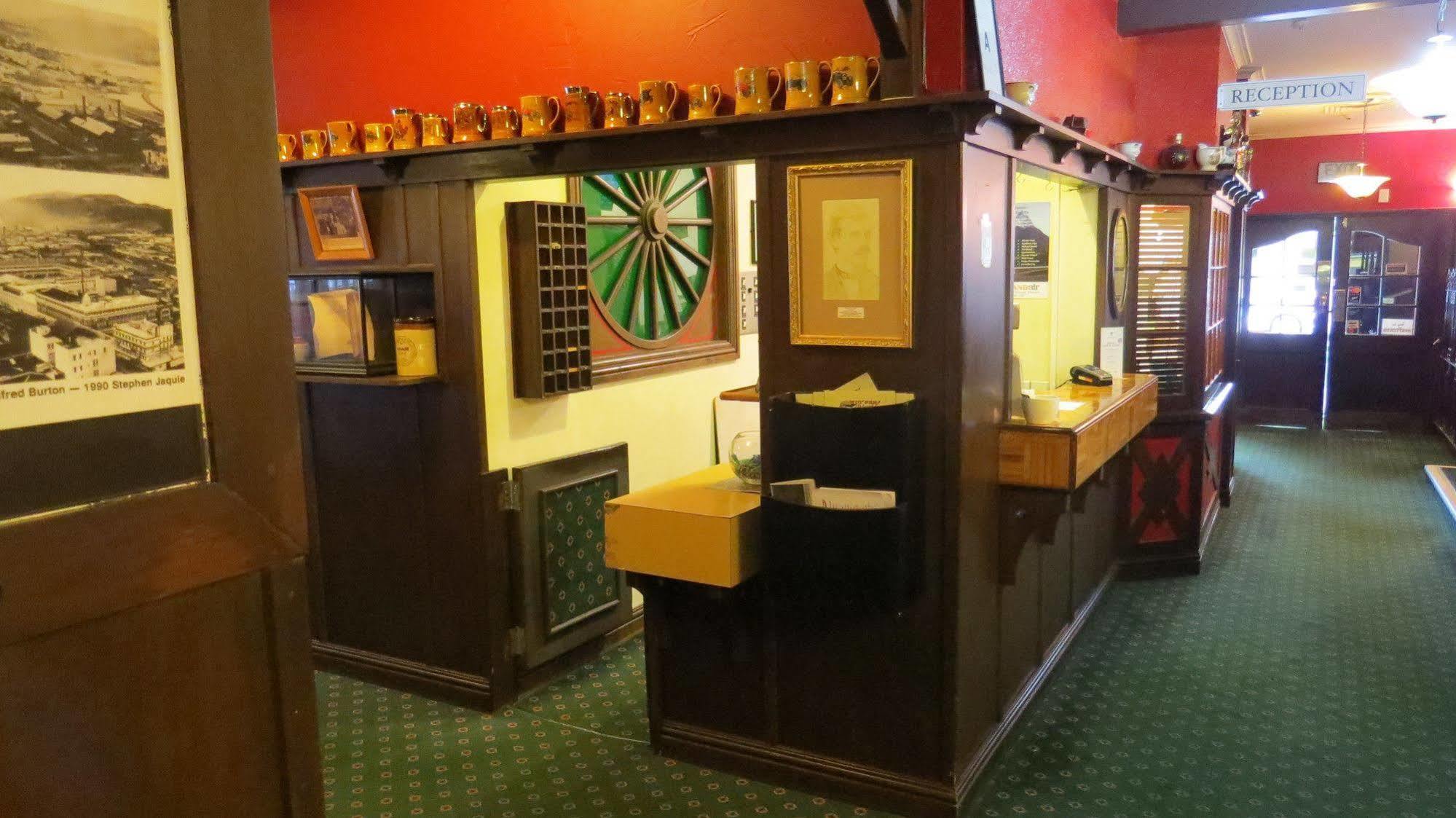 Law Courts Hotel Dunedin Eksteriør bilde